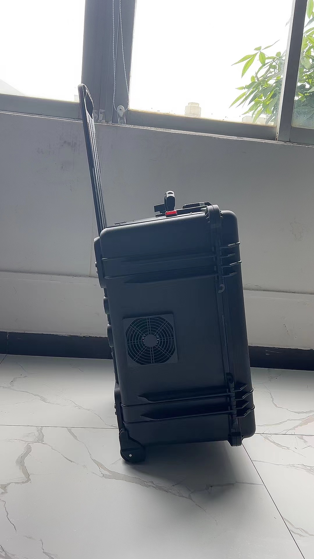 霍城手拉箱型移动通信干扰器